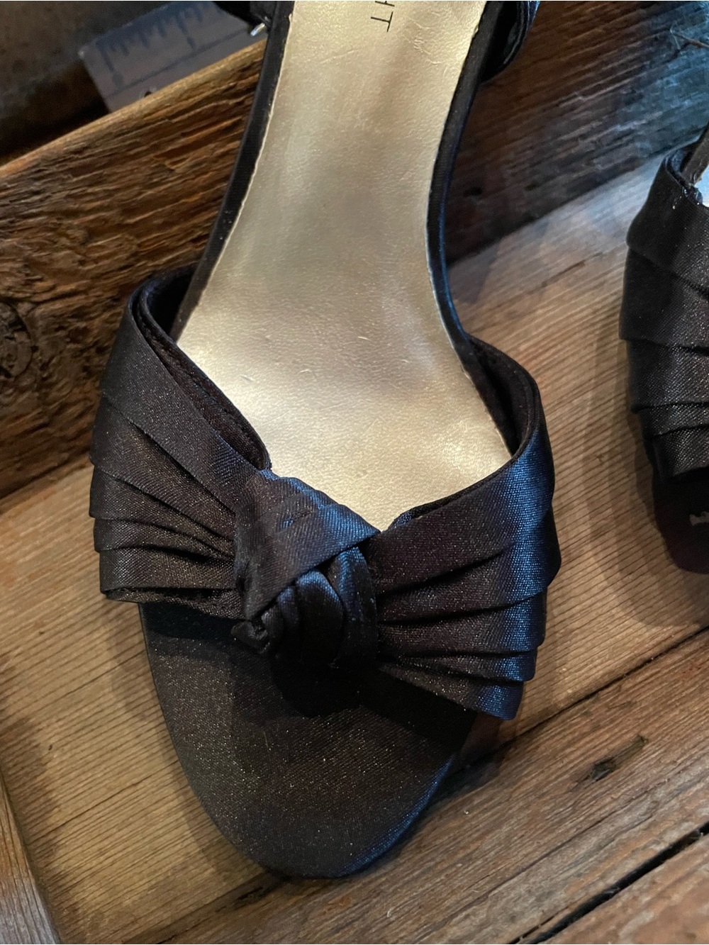FIONI Clothing Black Satin Knot Peep-Toe Heels